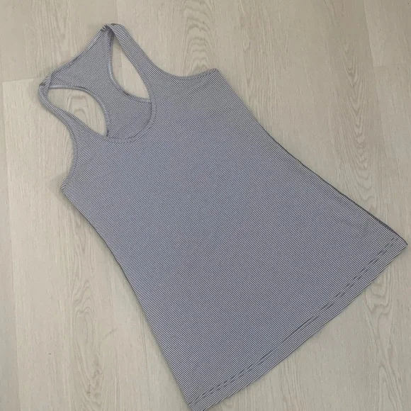 LULULEMON tank 4 - Picture 2 of 4